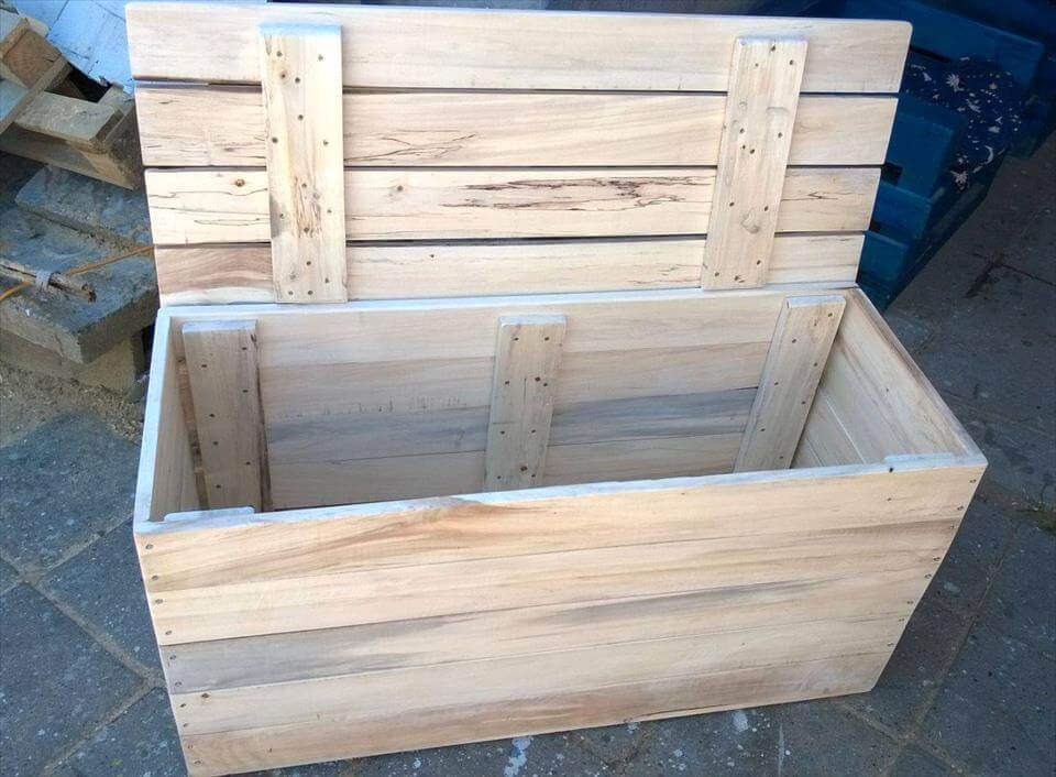 Wood Pallet Chest Box - Easy Pallet Ideas